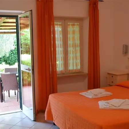 Agrialbergo - Il Cipresso 3*